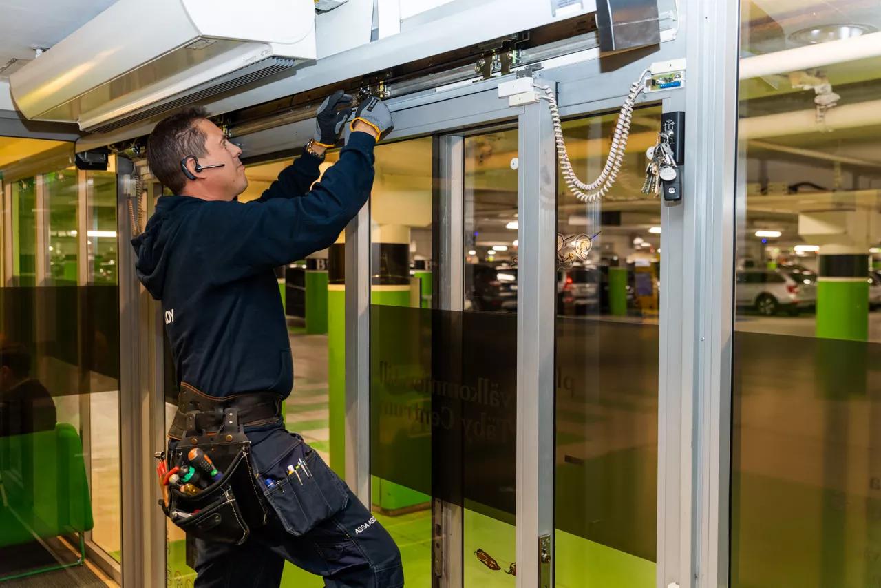 Same-Day Sliding Door Service gallery